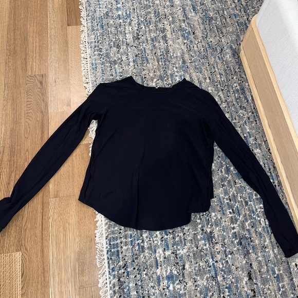 LULULEMON long sleeve top - Picture 1 of 5
